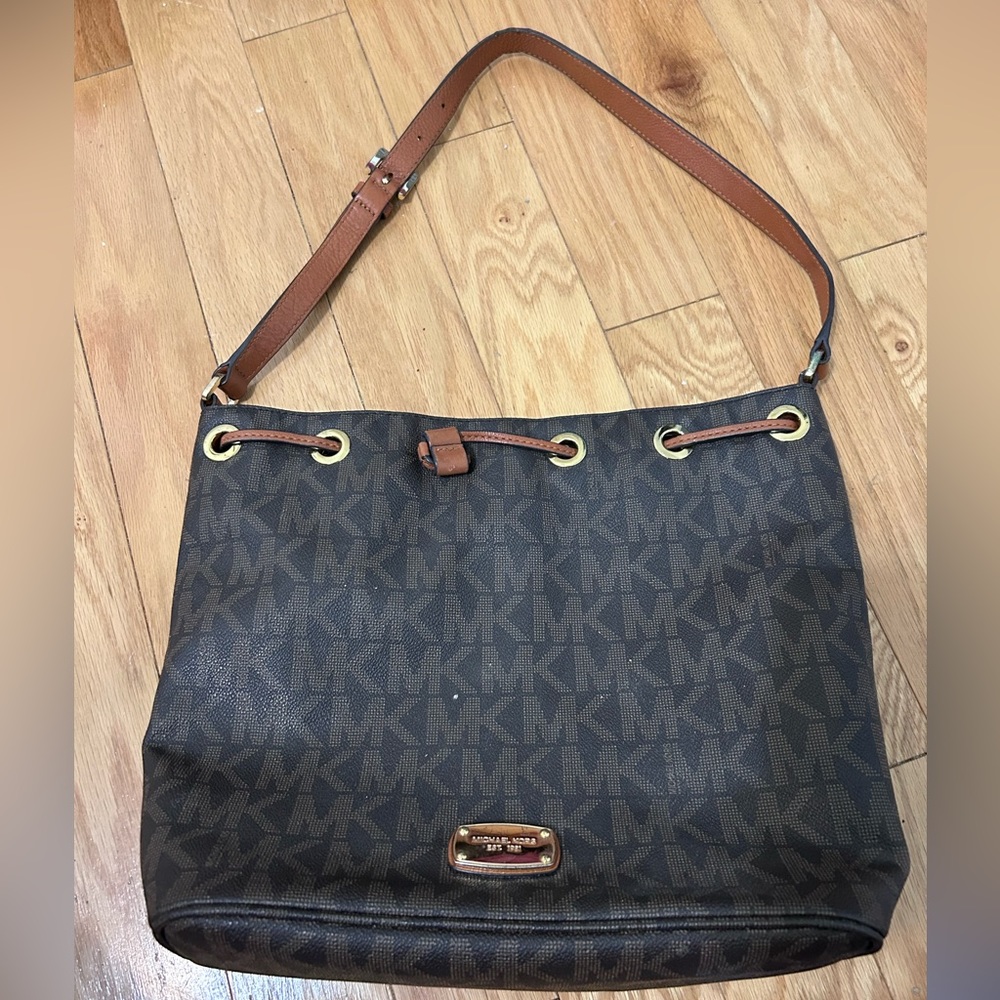 Michael Joe’s drawstring shoulder bag